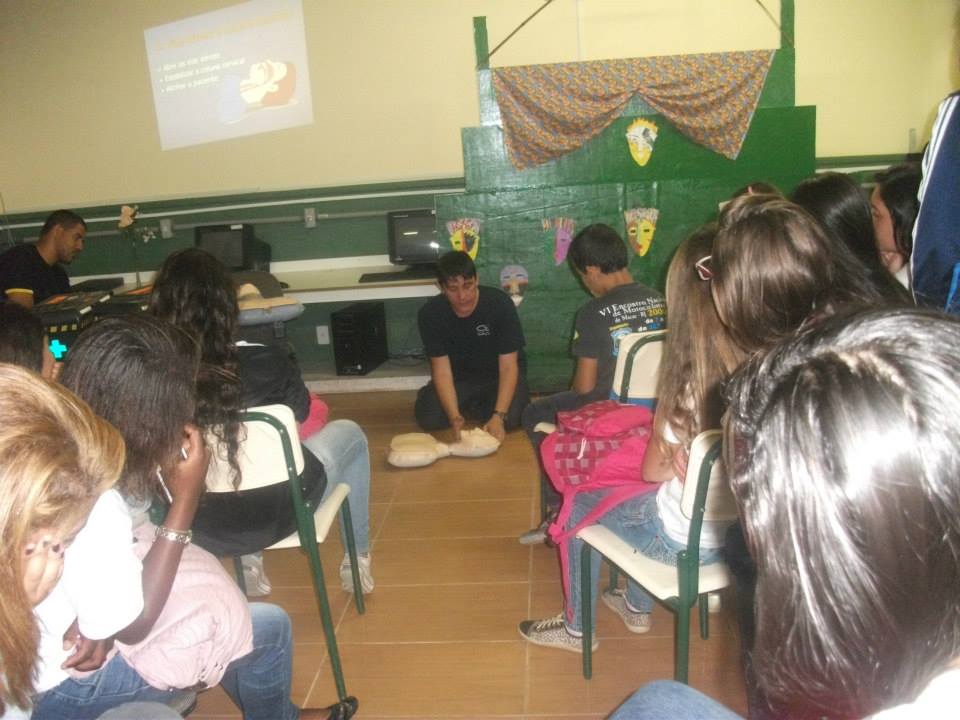 First aid classes at local school