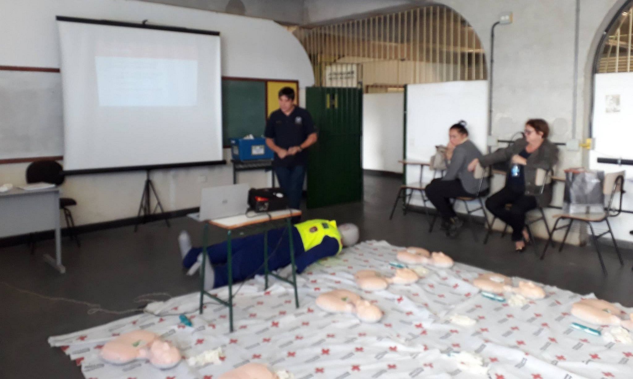 First aid classes for city school teachers and teachers' aids